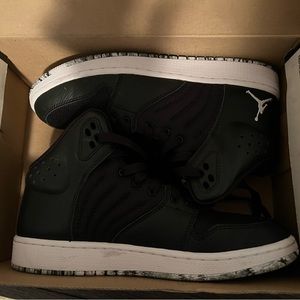 Jordan 1 size 6.5 black and white